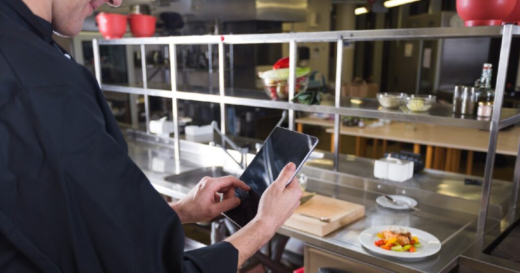 Chef com tablet -migração de sistema para bares e restaurantes